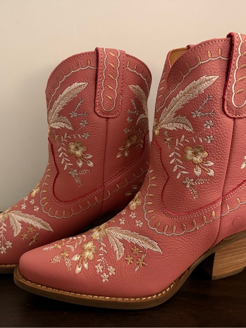 Dingo Women's Pink Embroidered Western Ankle Boots - Picture 6 of 10